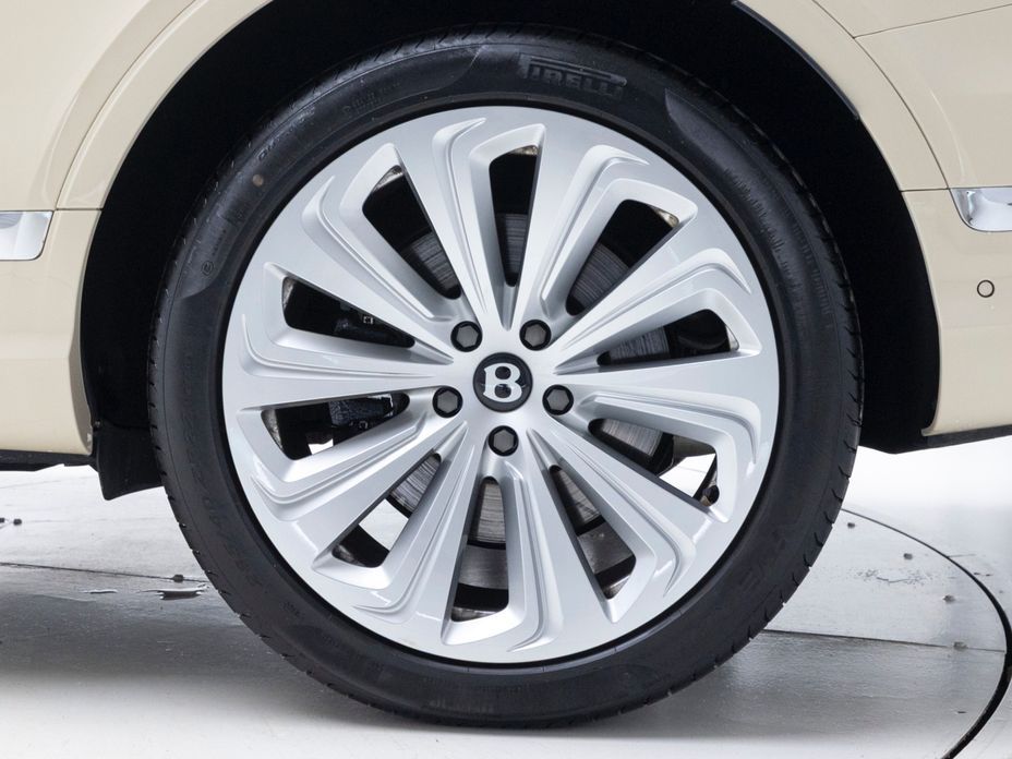 Bentley Bentayga 4.0 V8 EWB Azure, 2025