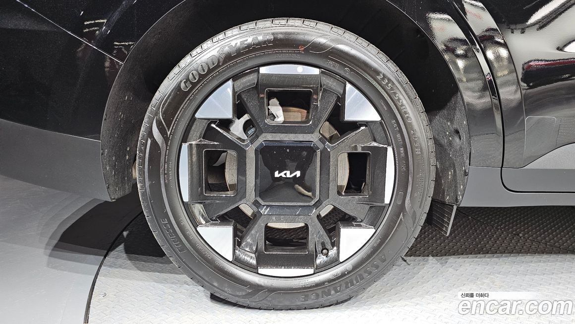 Kia Carnival 9-Seater Prestige, 2025