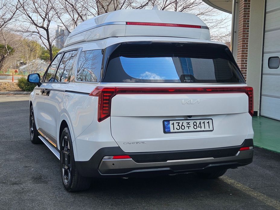 Kia Carnival 9-Seater Hi Limousine, 2024