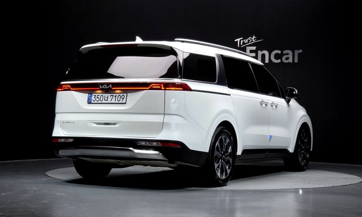 Kia Carnival 7-Seater Signature, 2023
