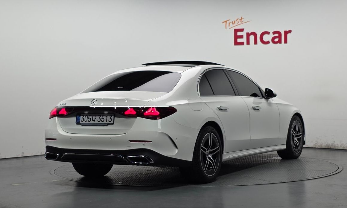 Mercedes-Benz E-Class E200 AMG Line, 2026