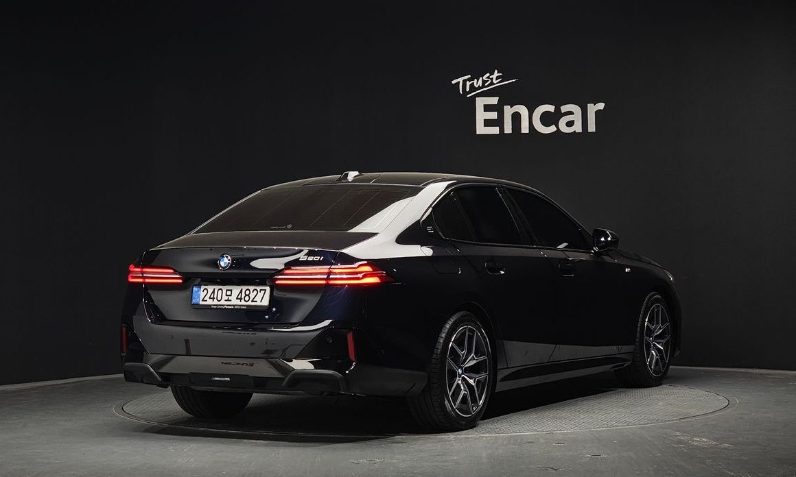 BMW 5-Series 520i M Sport, 2025