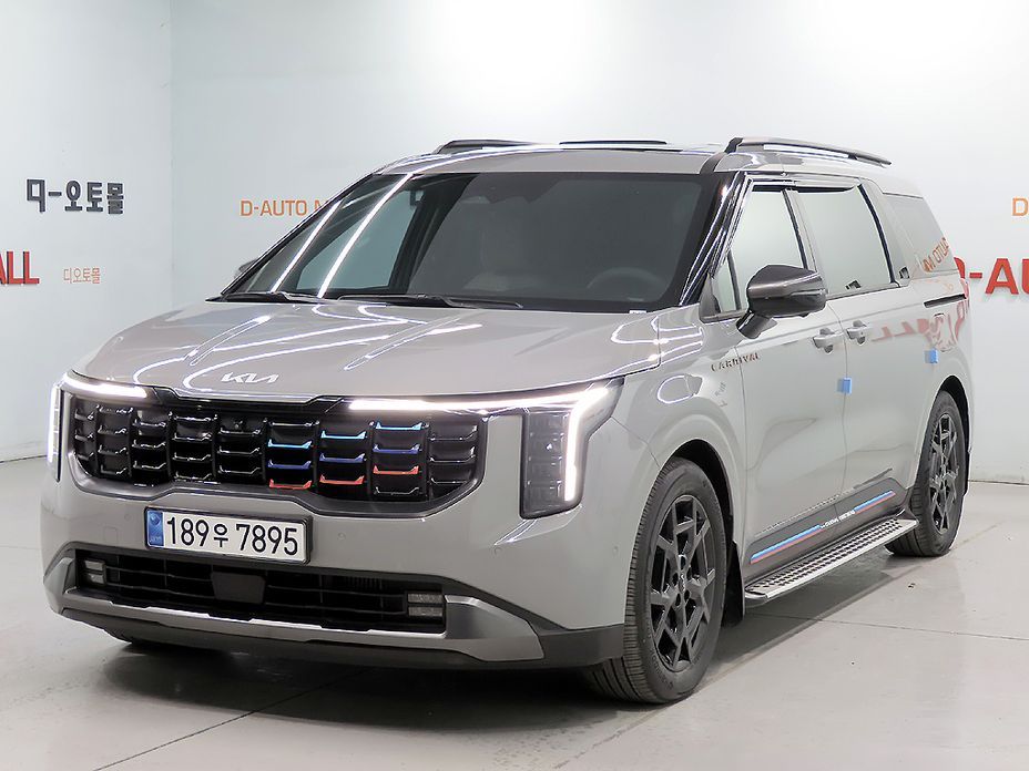 Kia Carnival 9-Seater Gravity, 2024
