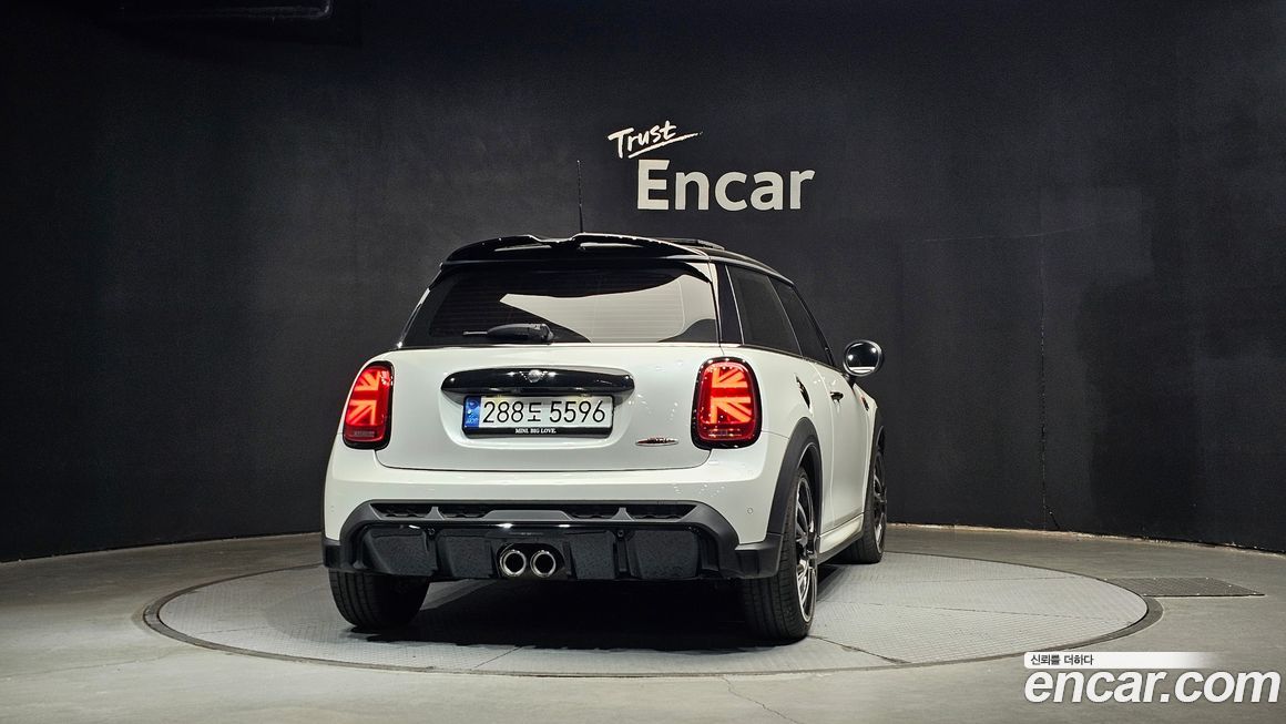 Mini Cooper JCW, 2024