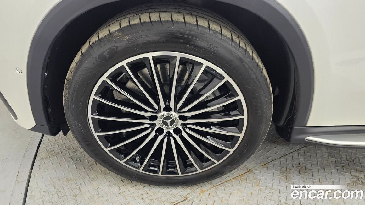 Mercedes-Benz GLC-Class GLC300 4MATIC AMG Line, 2024