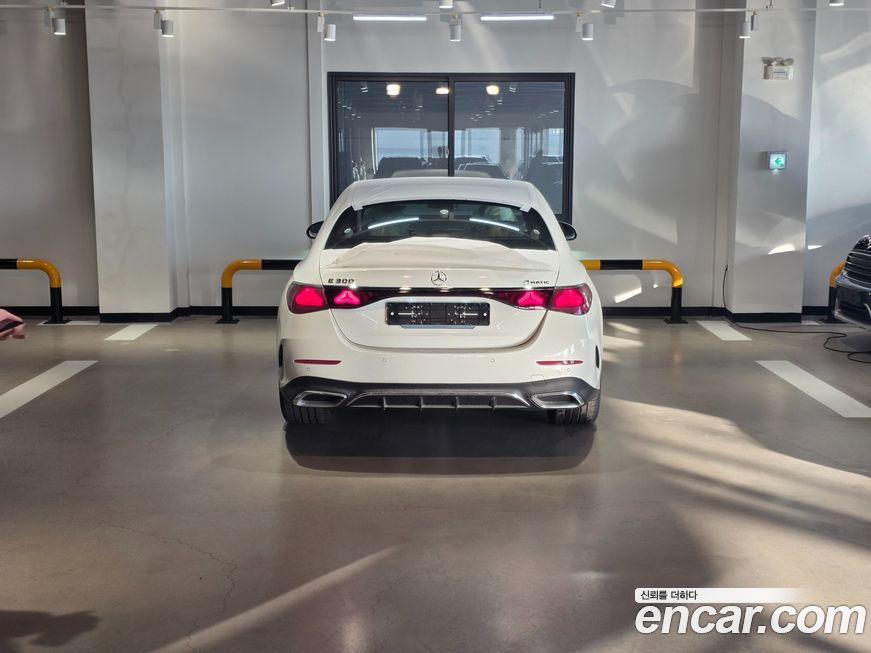 Mercedes-Benz E-Class E300 4MATIC AMG Line, 2026