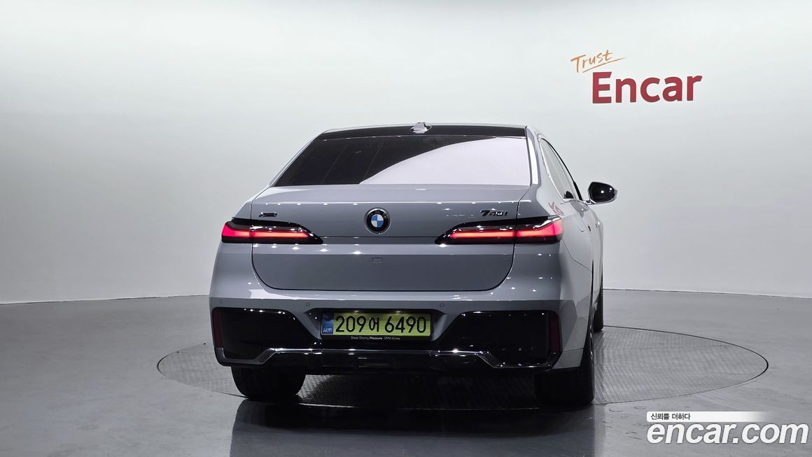 BMW 7-Series 740i xDrive M Sport, 2025