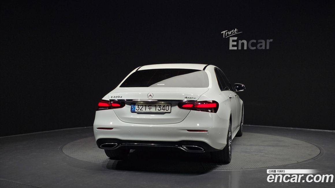 Mercedes-Benz E-Class E220d 4MATIC AMG Line, 2022