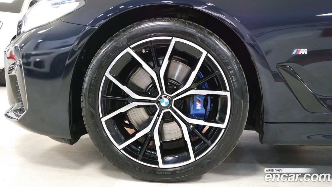 BMW 5-Series 530i M Sport Package, 2023