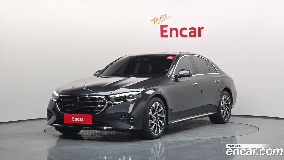 Mercedes-Benz E-Class E300 4MATIC Exclusive, 2025