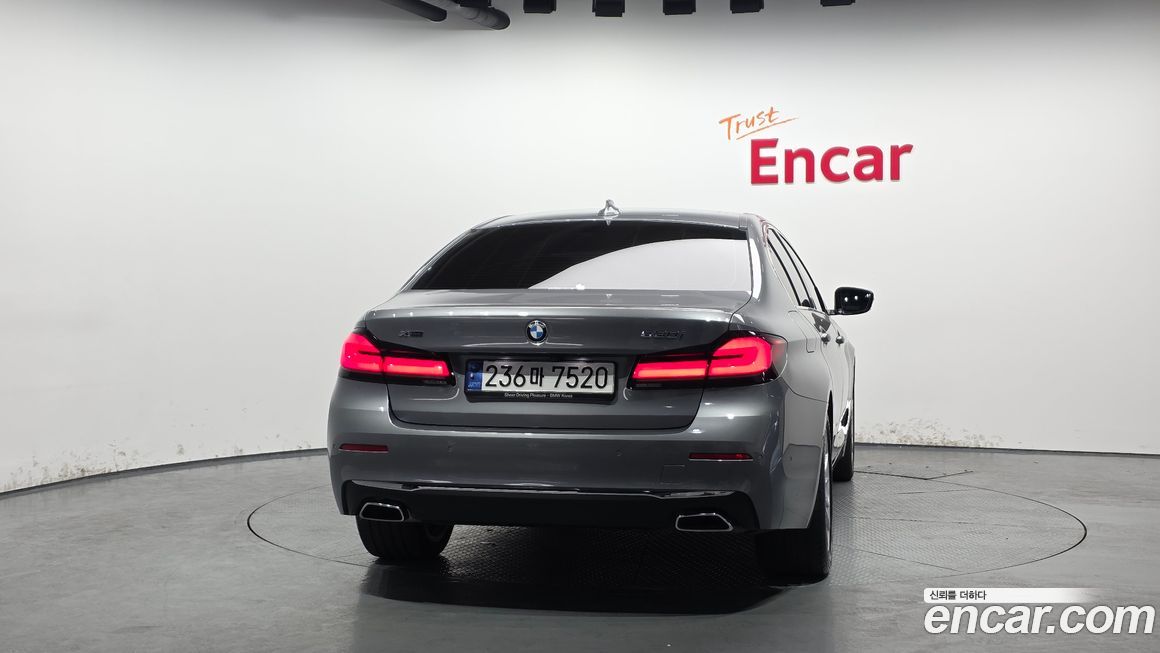 BMW 5-Series 530i xDrive Luxury, 2023