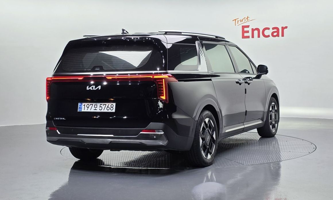 Kia Carnival 9-Seater Signature, 2024