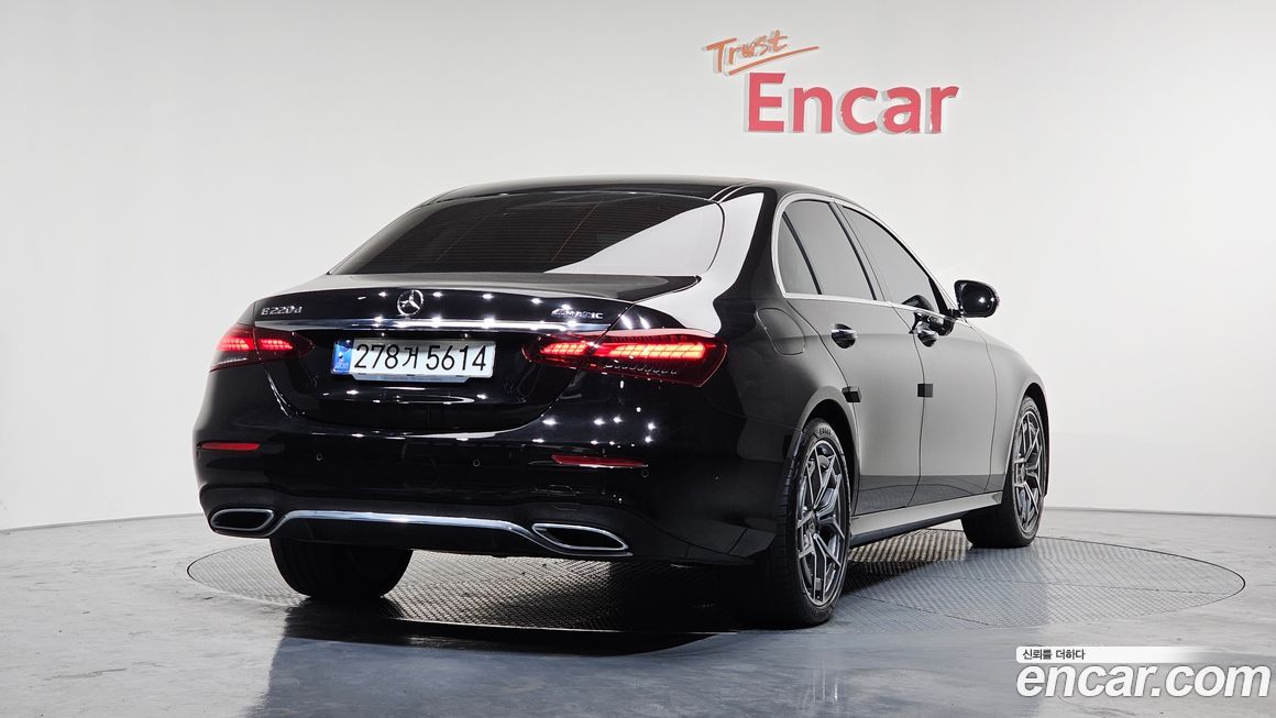 Mercedes-Benz E-Class E220d 4MATIC AMG Line, 2023