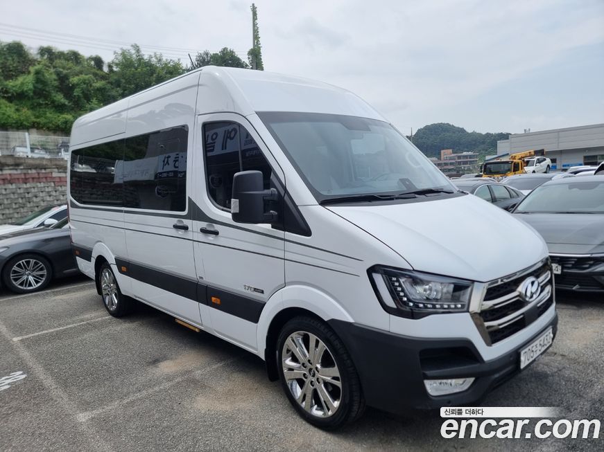 Hyundai Solati 15-seater, 2024