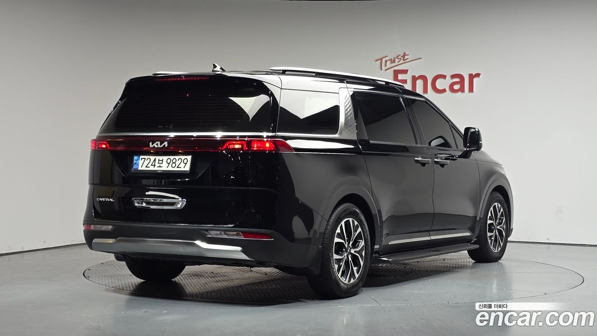 Kia Carnival 11-Seater Signature, 2023