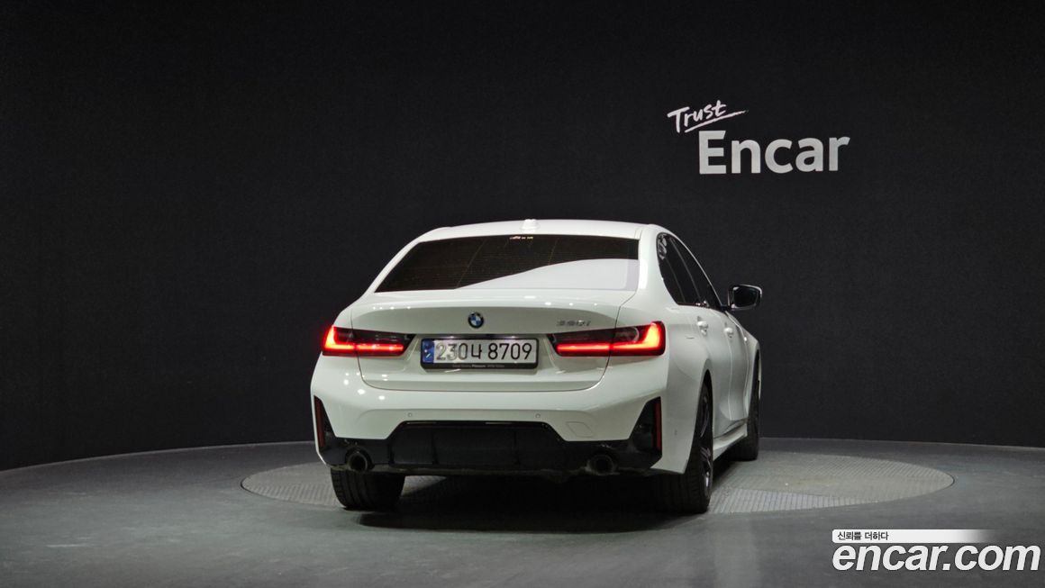BMW 3-Series 320i M Sport, 2024