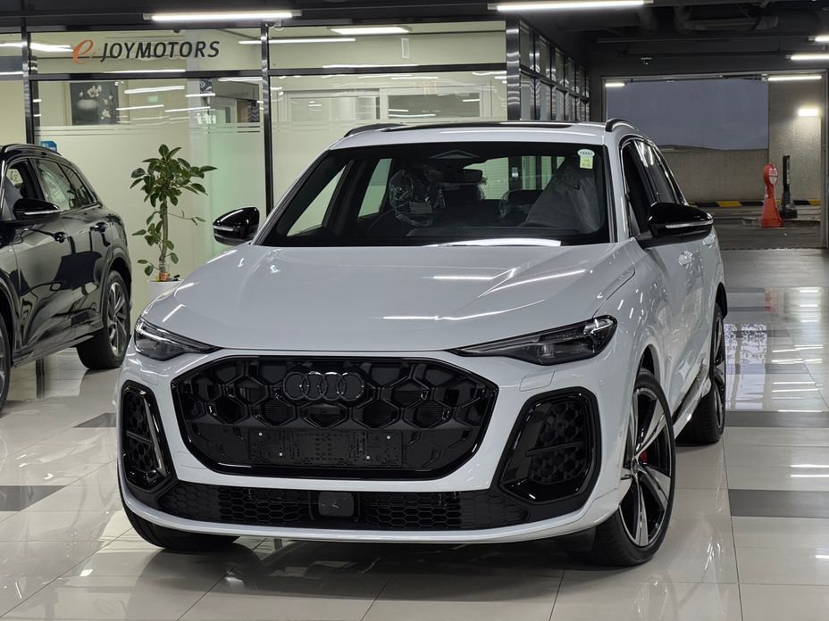 Audi Q5 40 TDI Quattro S Line Black Edition, 2025
