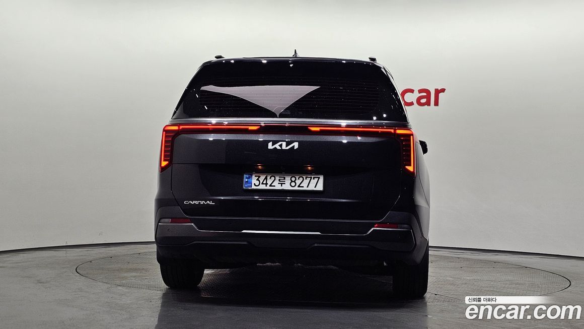 Kia Carnival 9-Seater Gravity, 2024