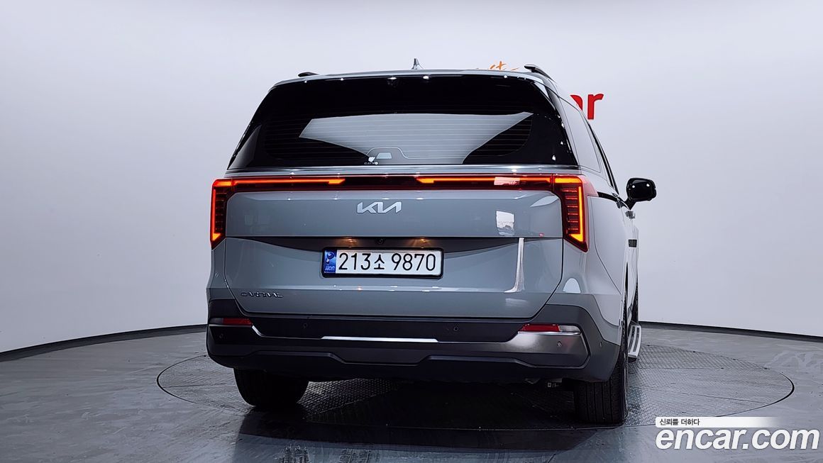 Kia Carnival 9-Seater Gravity, 2024