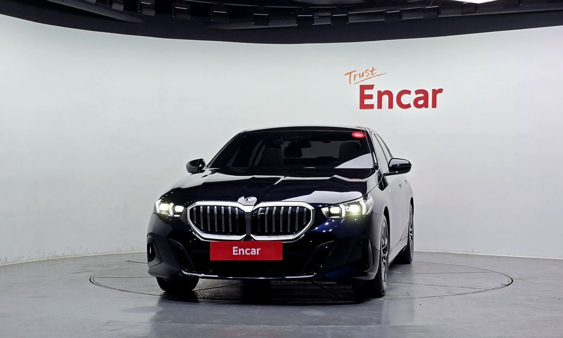 BMW 5-Series 520i M Sport, 2025