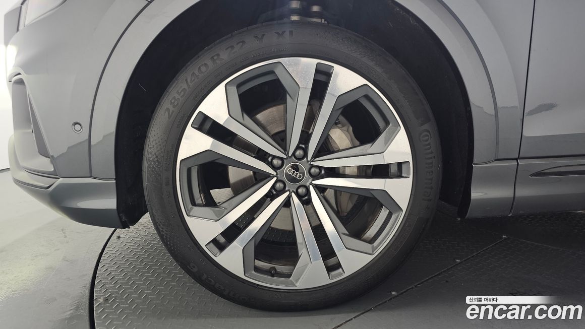 Audi Q8 55 TFSI Quattro Premium, 2023