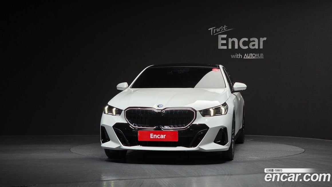 BMW 5-Series 520i M Sport, 2025