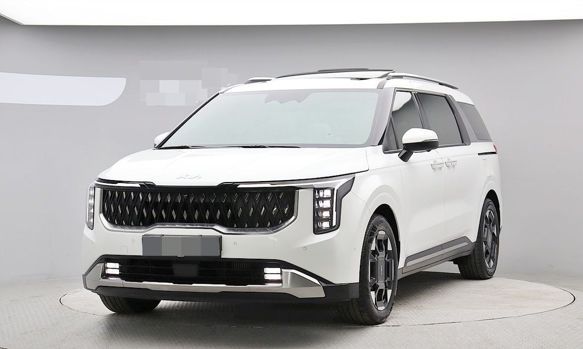 Kia Carnival 9-Seater Signature, 2024