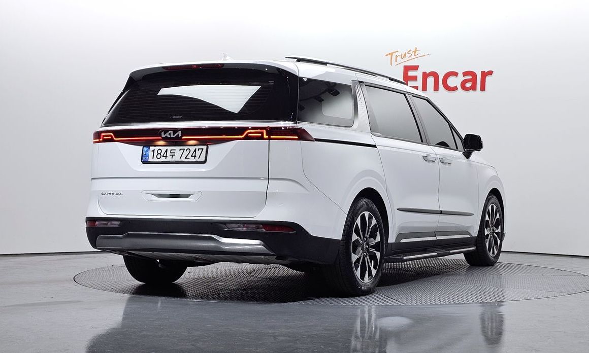 Kia Carnival 7-Seater Signature, 2022