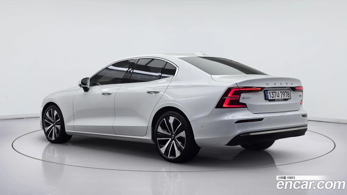 Volvo S60 B5 Ultimate Bright, 2023