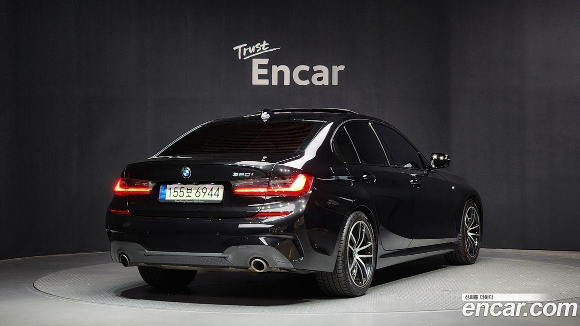 BMW 3-Series 320i M Sport, 2022