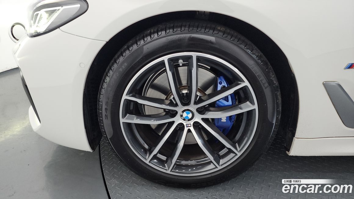 BMW 5-Series 520i M Sport, 2023