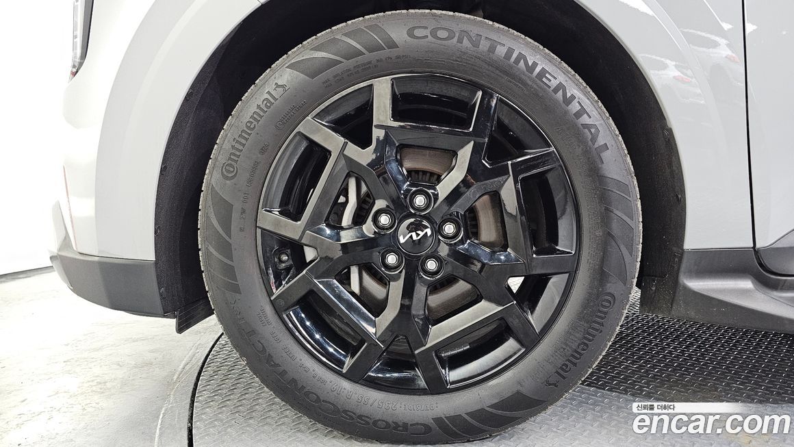 Kia Carnival 9-Seater Gravity, 2024