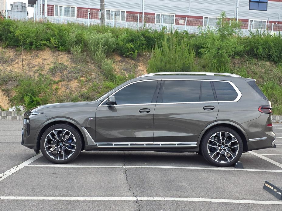 BMW X7 xDrive 40i M Sport 7STR, 2025