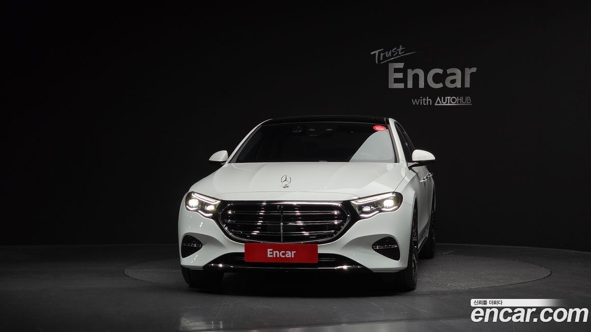 Mercedes-Benz E-Class E300 4MATIC Exclusive, 2025