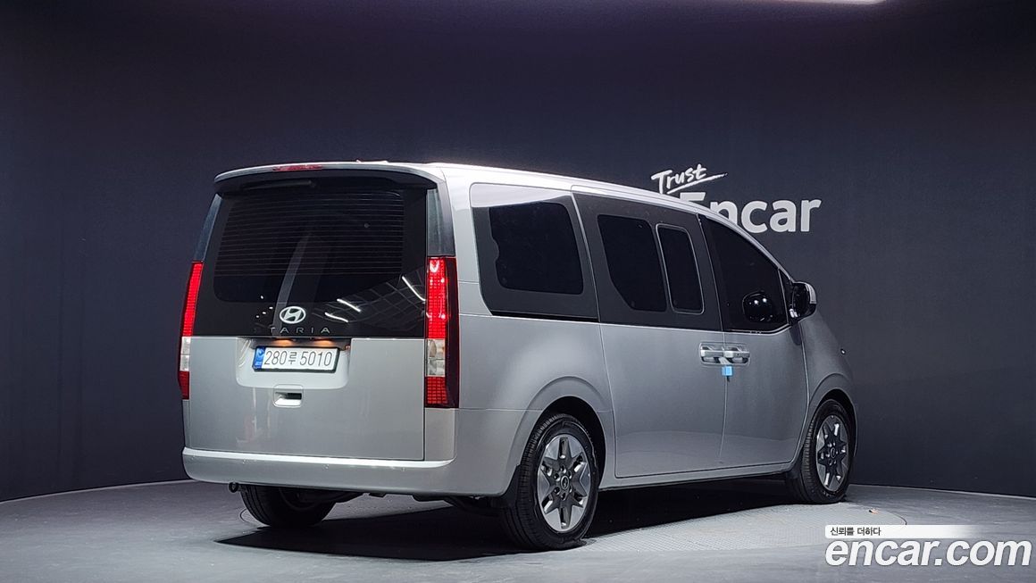 Hyundai Staria Tourer 9-Seater, 2025