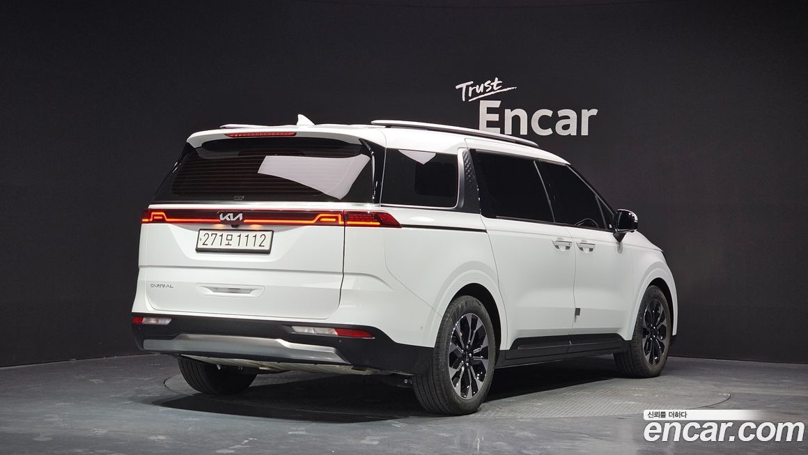 Kia Carnival 7-Seater Signature, 2023