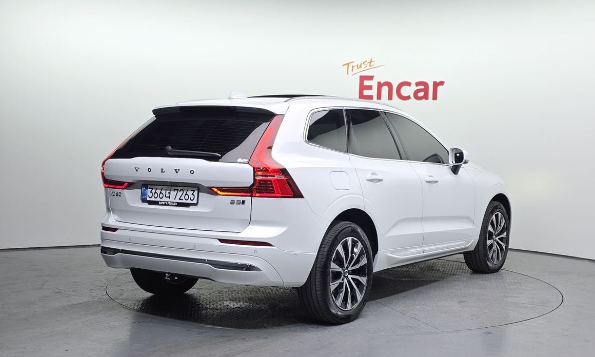 Volvo XC60 B5 Ultra Bright, 2025