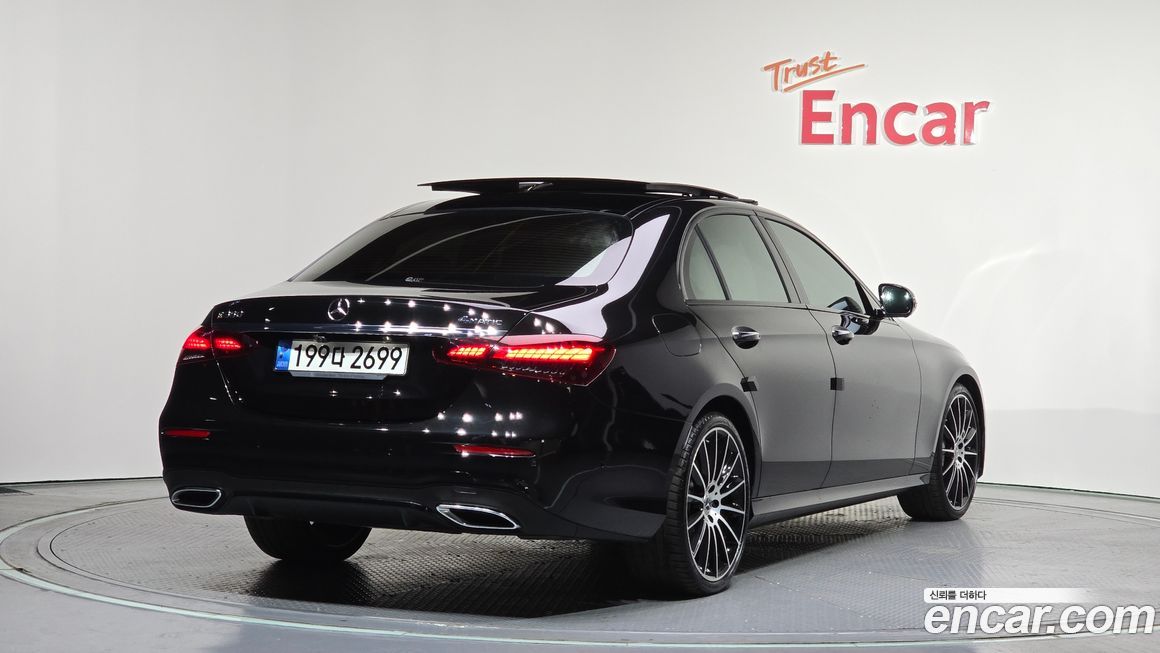 Mercedes-Benz E-Class E350 4MATIC AMG Line, 2023
