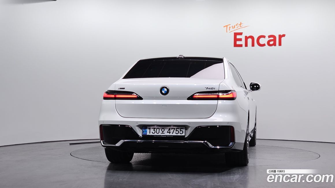 BMW 7-Series 740i xDrive M Sport, 2025