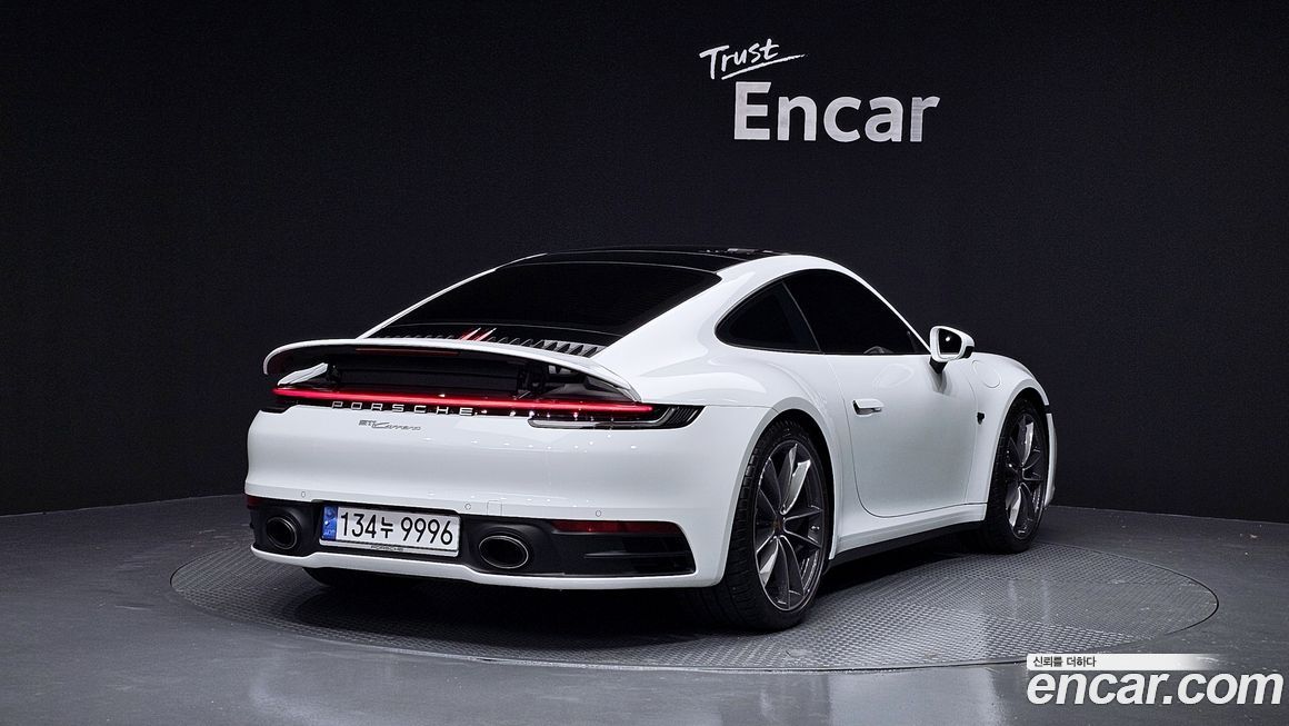 Porsche 911 Carrera, 2024