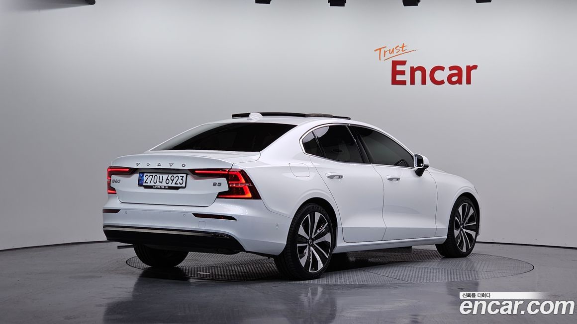 Volvo S60 B5 Ultra Bright, 2025