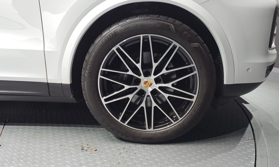 Porsche Cayenne 3.0, 2024