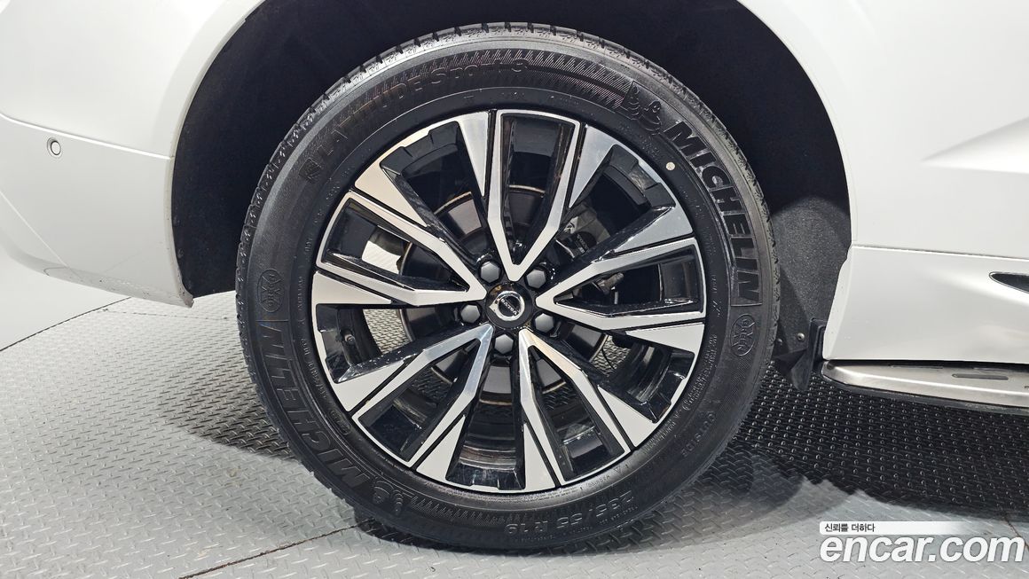 Volvo XC60 B5 Ultimate Bright, 2024