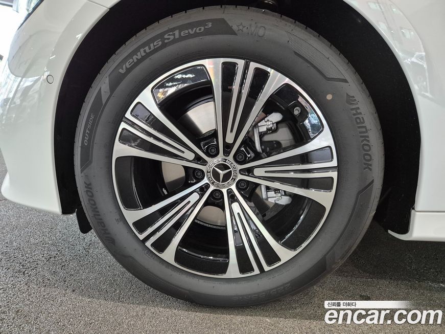 Mercedes-Benz E-Class E200 Avantgarde, 2026