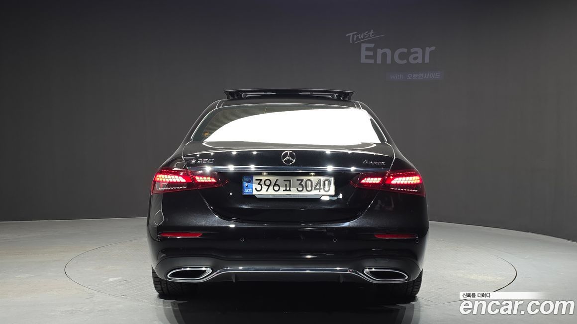 Mercedes-Benz E-Class E350 4MATIC AMG Line, 2022