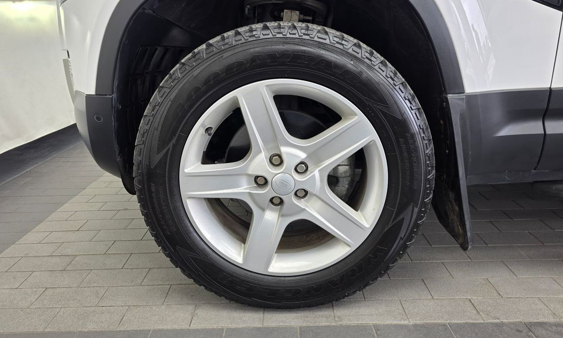 Land Rover Defender 90 D250 SE, 2022