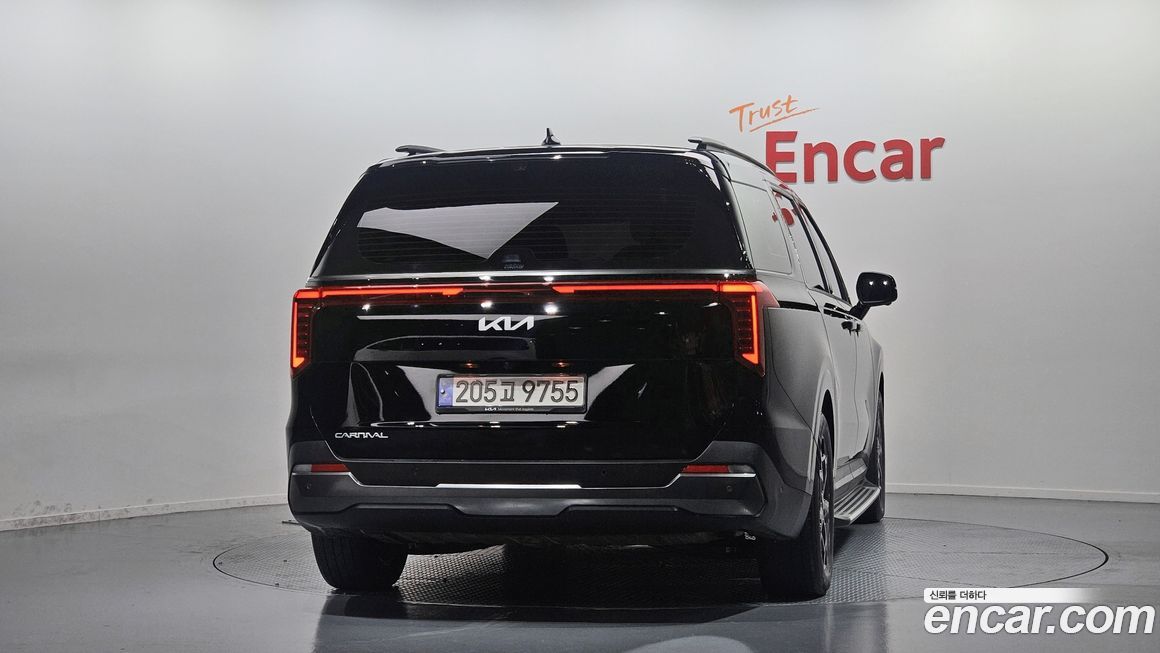 Kia Carnival 7-Seater Gravity, 2024