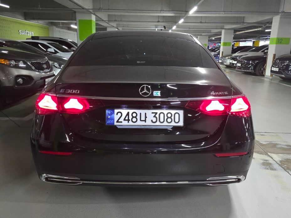 Mercedes-Benz E-Class E300 4MATIC Exclusive, 2024
