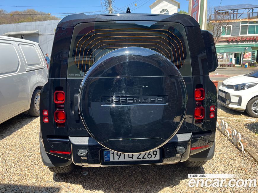 Land Rover Defender 110 P300 X-Dynamic SE, 2025