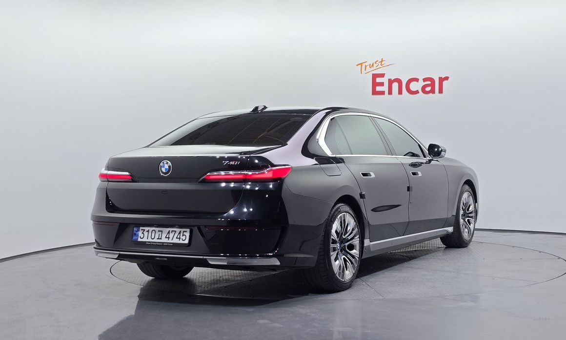 BMW 7-Series 740i sDrive Design Pure Excellence, 2023